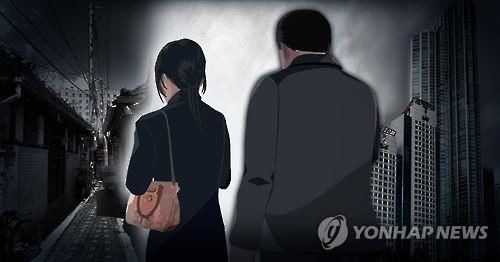 구직면접 여성 12명 수면제 먹여 성폭행 20대 학원장…징역 13년