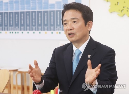 남경필 "바른정당·국민의당 통합정당 불참…생각 달라"