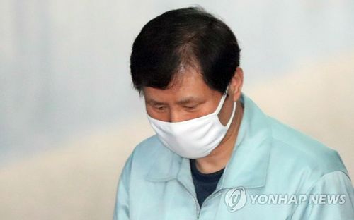 안봉근, 박근혜-이재용 '추가 독대' 재판서 거듭 증언