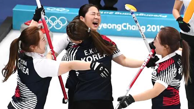 여자컬링, 연장 끝 일본 꺾고 결승행…사상 첫 '금메달' 도전