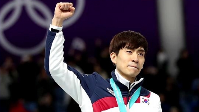 이승훈, 매스스타트 '초대 챔피언'…통산 5번째 올림픽 메달