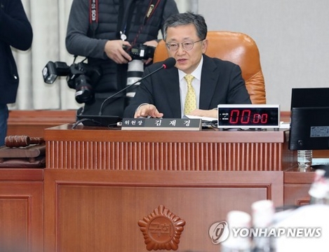 정부형태 평행선…민주 "4년 중임제", 한국 "국회가 총리 임명"