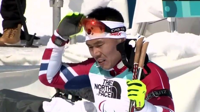 신의현, 크로스컨트리 15km '동'…패럴림픽 첫 메달 