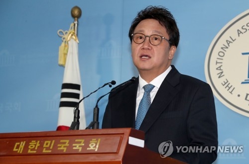 '성추행 의혹' 민병두, 민주당 만류에도 국회의원 사직서 제출