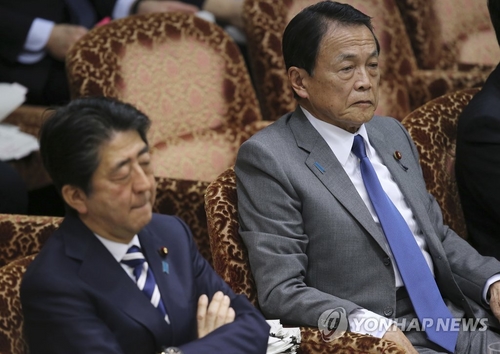 미국 관세면제서 빠진 일본…'재팬패싱' 논란이어 아베 다시 '궁지'