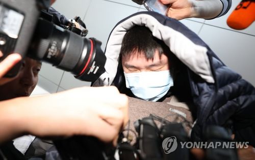 "방배초 인질범, '졸업증명서 뗀다'며 교문 통과해 교무실까지"