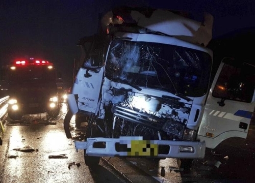 빗길 고속도로서 연쇄추돌 사고…3명 사망 4명 부상