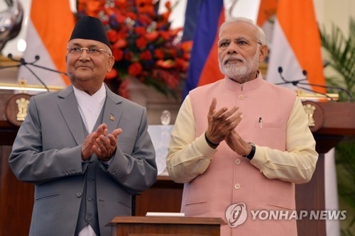 인도, 중국에 기울려는 네팔 붙잡기…철도·수로 개발 지원 약속