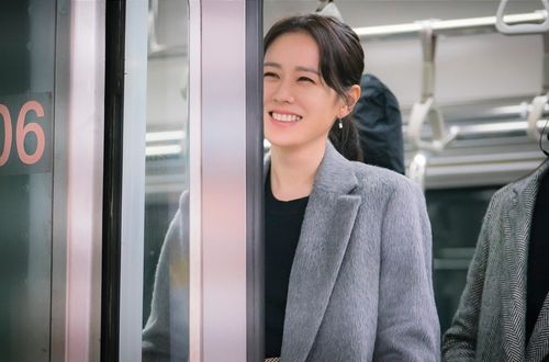 '예쁜 누나' 오늘도 여전히 달콤한 손예진♥정해인…스틸 선공개!