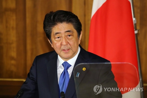 일 아베 "문대통령 리더십 칭찬…'완전비핵화' 판문점 선언 평가"
