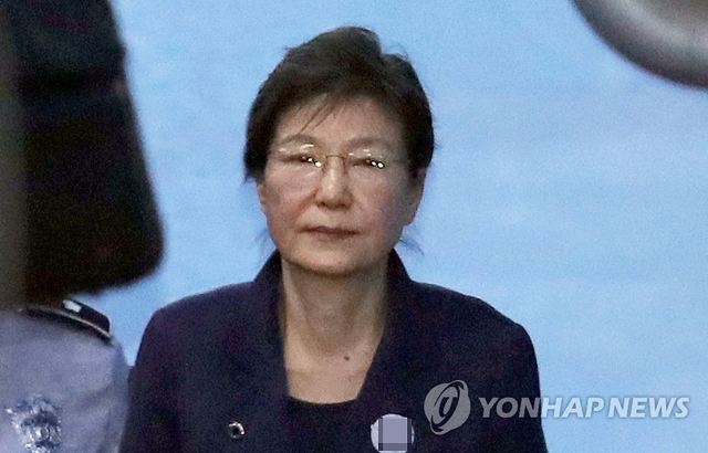 '국정농단' 박근혜 국선변호인 "전부 무죄…정치적 책임졌다"