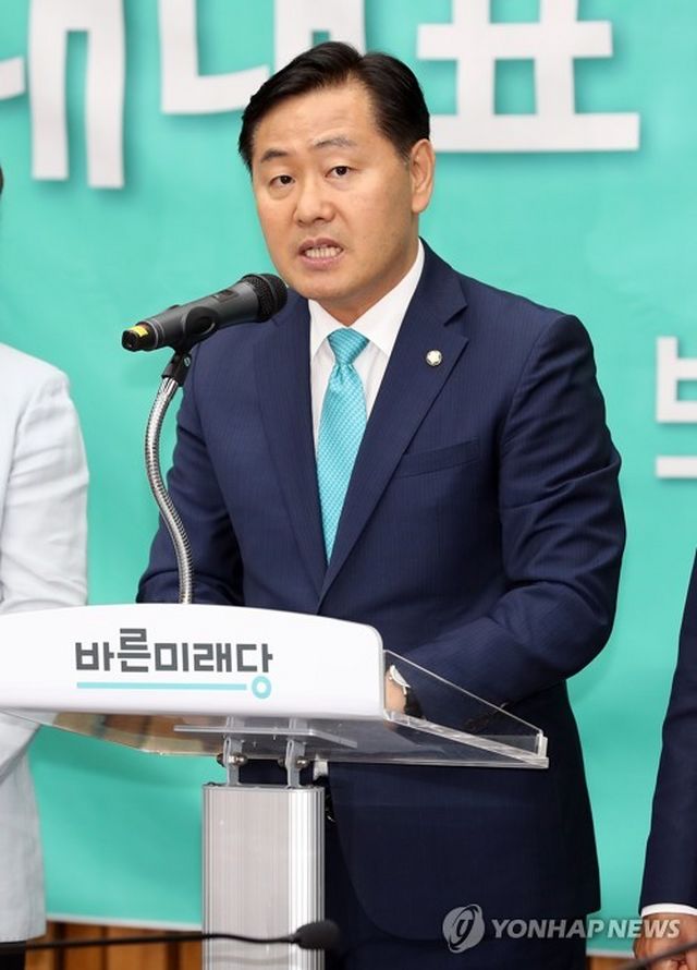 홍영표 "내일부터 원구성 협상" 김관영 "오후에라도 하자"