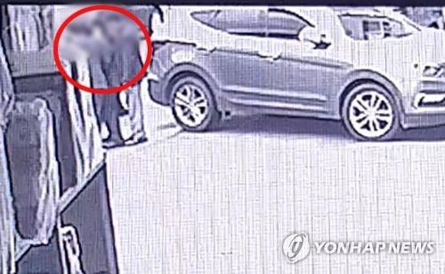 차 뒷좌석 방치한 손자 숨진 할아버지…경찰 "형사처벌 불가피"