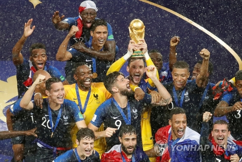 테러·실업난에 고전하던 프랑스, 월드컵 우승으로 하나되다