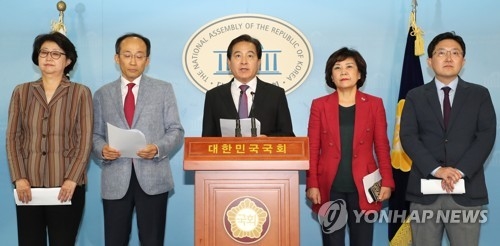 한국당, 심재철 의원실 압수수색 대책논의…비대위·의총 개최