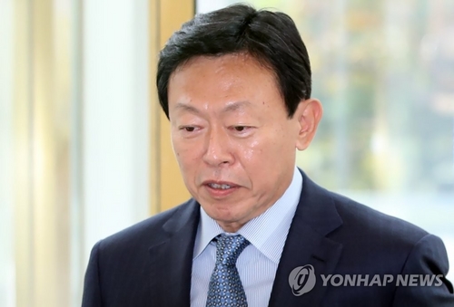 '뇌물 유죄 집행유예' 신동빈, 추징금 70억도 2심서 취소