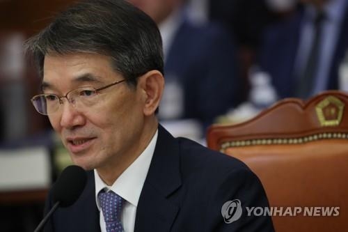[국감현장] 검사 출신 의원들 '재판거래' 송곳 질의…법원 곤혹