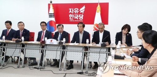 한국당 "정부 '일자리 분식'"…국정감사서 공세수위 주목