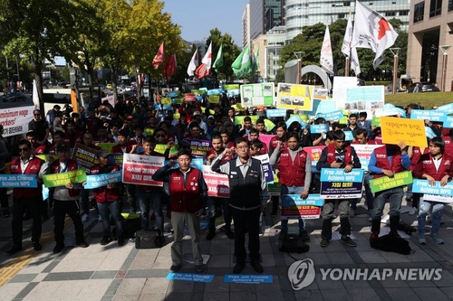 서울도심서 이주노동자대회 "차별·착취 중단"…반대 맞불집회도