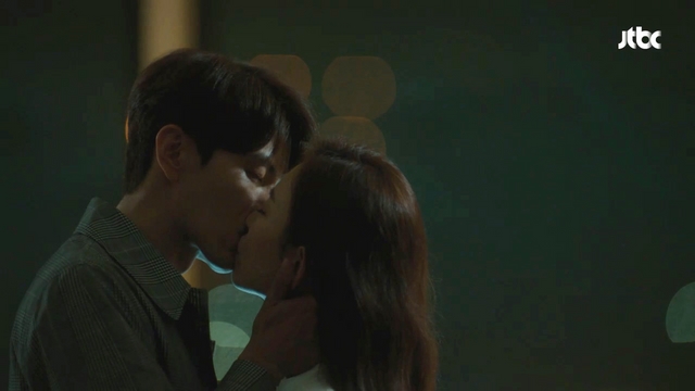 [영상] '뷰티 인사이드' 운명 같은 서현진♥이민기, 관제탑 첫 키스