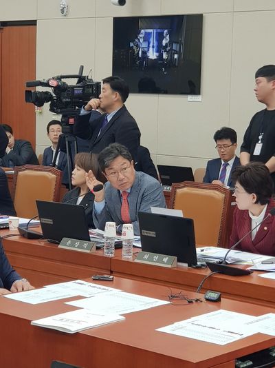 윤상직 의원 "종편 의무편성 폐지…국회와 논의해야"