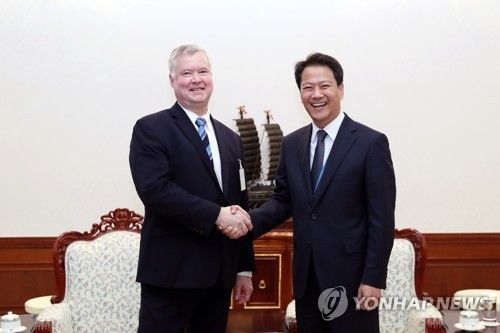 미 비건, 임종석·강경화·이도훈 면담…비핵화·남북협력 '조율'