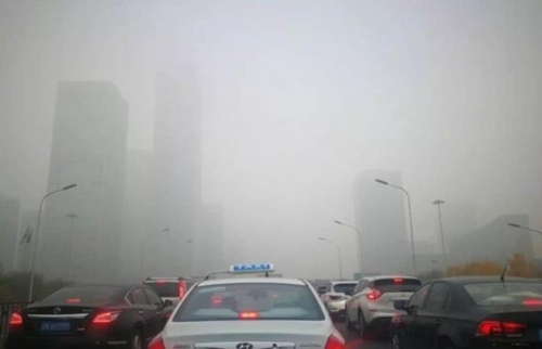 중국 미세먼지 대란…안개까지 겹쳐 "앞이 안보여"