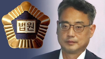 '태블릿 조작설' 변희재 징역 2년…"사회 불신·혼란 키워"
