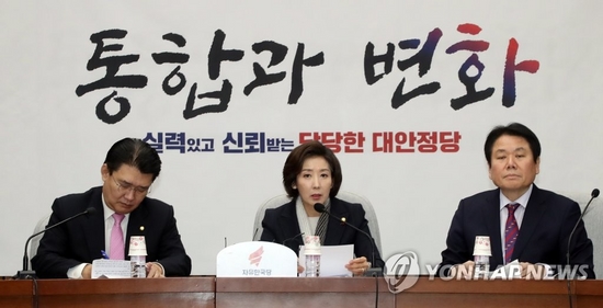 한국당, 청와대 특감반 의혹 연일 공세…"해명없으면 국정조사 요구"