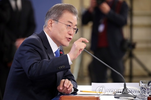 민주 "민생경제 최우선 다짐" vs 한국 "몽상에 빠진 대통령"