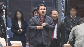 김진태 '지만원 두둔'…5·18 단체는 물론 당 내서도 비판
