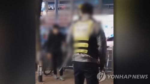 '암사역 흉기난동' 10대, 도둑질 공범 친구가 자백하자 폭행