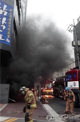 천안 라마다앙코르 호텔서 불…15명 연기 흡입해 병원 이송