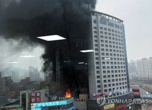 천안 호텔서 숨진 직원은 화재 최초 신고자…"불 끄려다 참변"