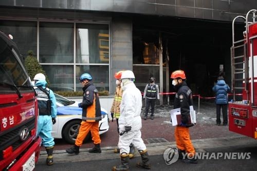 천안 호텔 화재 합동감식 돌입…경찰·국과수 등 20명 참여