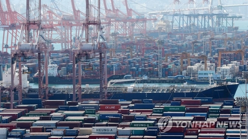 피치, 한국 국가신용등급 'AA-'로 유지…"수출 빠른악화 가능성"
