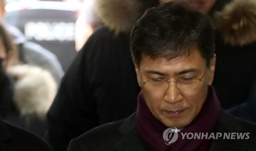 안희정 '비서 성폭행' 무죄 뒤집혀 2심 징역3년6개월…법정구속