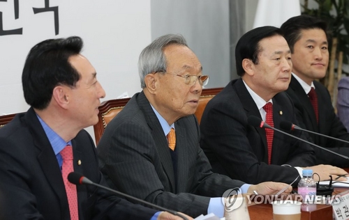 한국당, 긴급 선관위 회의 열기로…박관용 "전대 연기하면 사퇴"