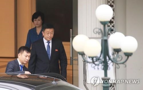 비건-김혁철, 이틀연속 회동…북미 '하노이선언' 협상 박차