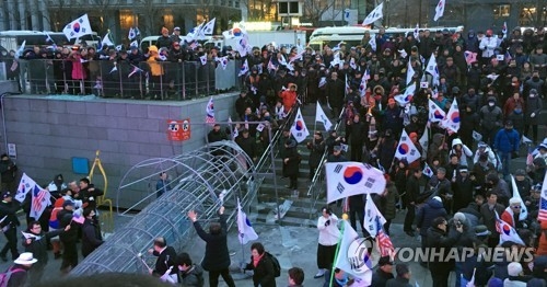 '박근혜 탄핵 2년' 주말 서울 도심 곳곳서 대규모 태극기 집회