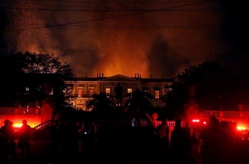 숭례문·브라질박물관 이어 노트르담까지…안타까웠던 화재들