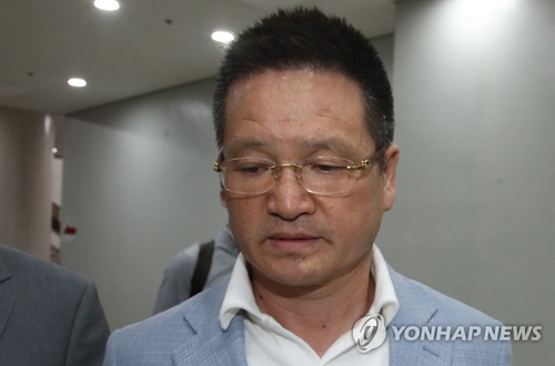 '성폭행 혐의' 윤중천 두번째 영장심사 출석…다시 구속기로
