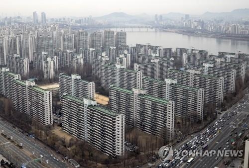 서울 아파트 재건축 강세에도 약세 지속…낙폭은 둔화