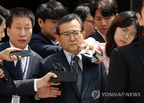 김학의측 첫 재판서 혐의 대체로 부인...검찰 "금품 추가수사"