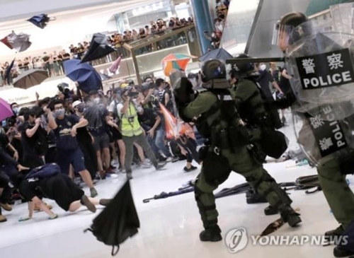 홍콩 시위서 경찰·시위대 극렬 충돌…부상자 속출