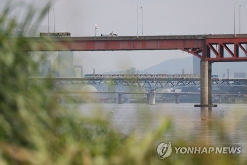 경찰, '한강 몸통 시신' 사건 피의자 구속영장 신청