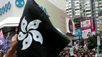 시민들 두 달째 거리로…"홍콩 자치권-정체성 지킬 것"