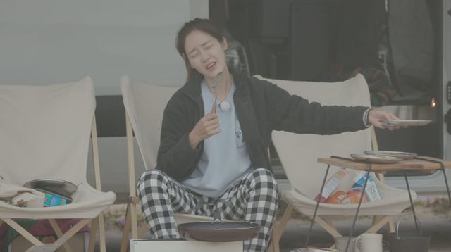 '캠핑클럽' '막내온탑' 성유리, 든든한 활약에 '엄지척'!
