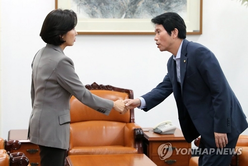 민주·한국당 '6일 조국 청문회' 전격합의…"가족증인 안부른다"