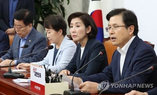 한국당, '조국 낙마'에 막바지 사력…"임명 땐 특검·국조" 통첩